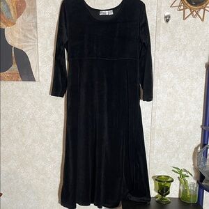 Black Velvet Long Sleeve Maxi Dress by design size Large